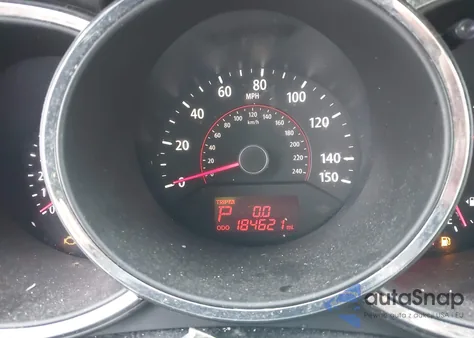 2011 Kia Sorento Lx z USA, uszkodzony, nr VIN 5XYKTCA1XBG016132